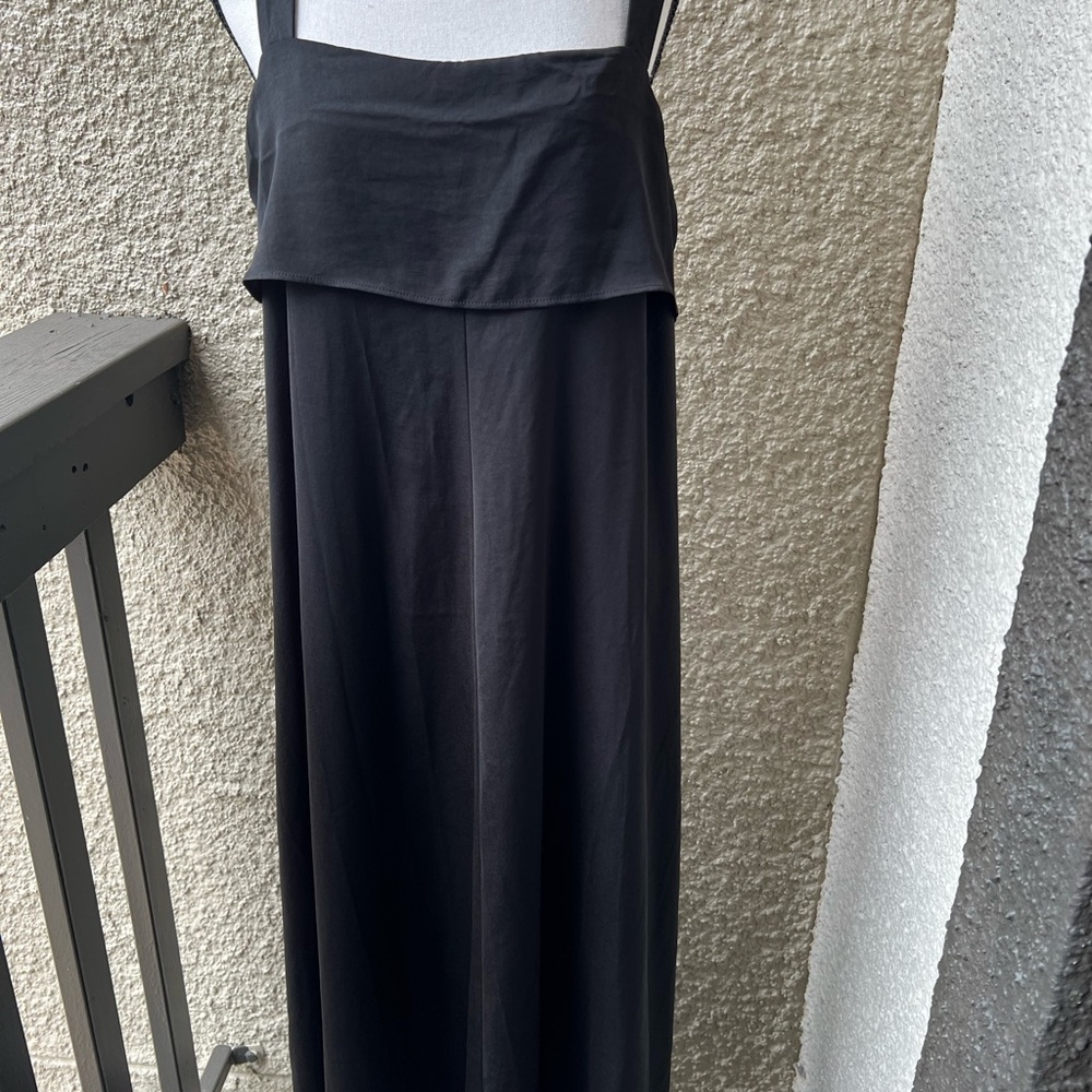 Beautiful black evening dress. New, with tags. Banana Republic.Size L